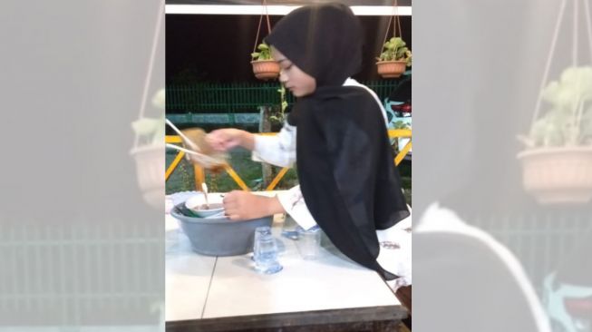 Tekad Kuat Pelayan Bakso di Aceh Ikut Bintang Suara