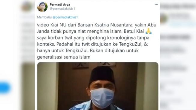 Abu Janda mengaku sebagai korban cuitan twitter yang dipotong kronologisnya tanpa kontes.[Twitter/@permadiaktivis1]