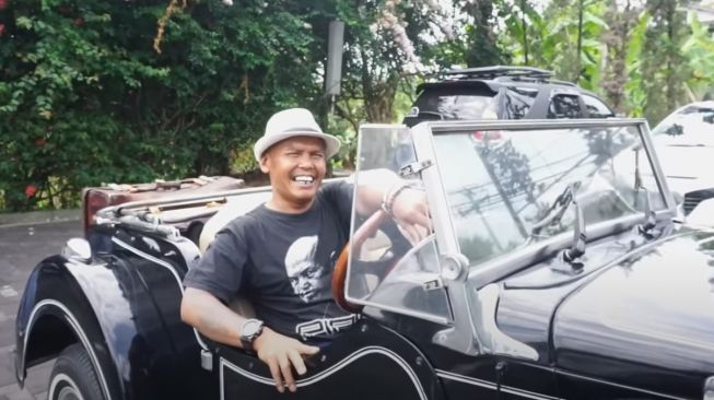 Sebelum Meninggal, Kang Pipit Preman Pensiun Sempat Jajal Mobil Klasik Apik