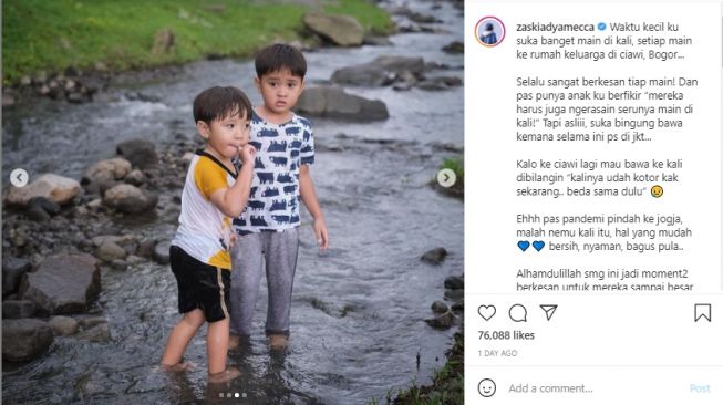 Nostalgia Jaman Kecil, Zaskia Adya Mecca Ajak Anak-anaknya Main ke Sungai