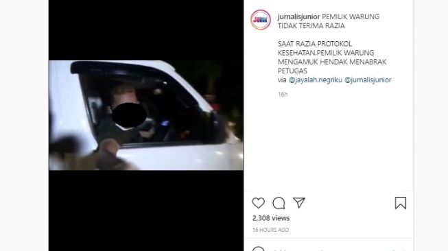 Pemilik warung emosi saat terjaring razia protokol kesehatan. [Instagram/@jurnalisjunior]