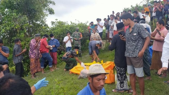 Polisi Bongkar Makam Tukang Kelapa di Cikarang, Dibunuh Pakai Gunting