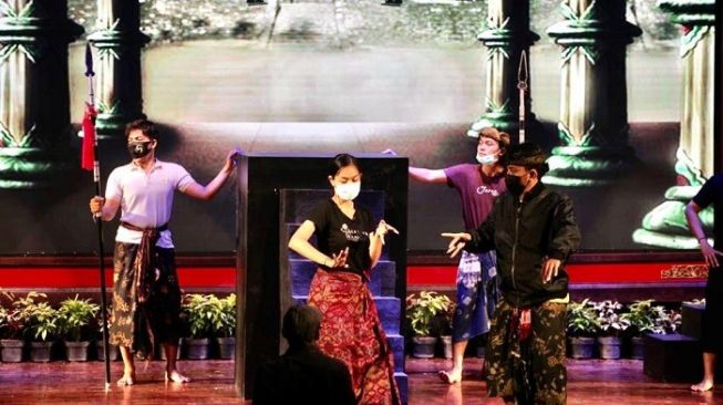 Tanpa Penonton, Gubernur Koster Siap Buka Bulan Bahasa Bali