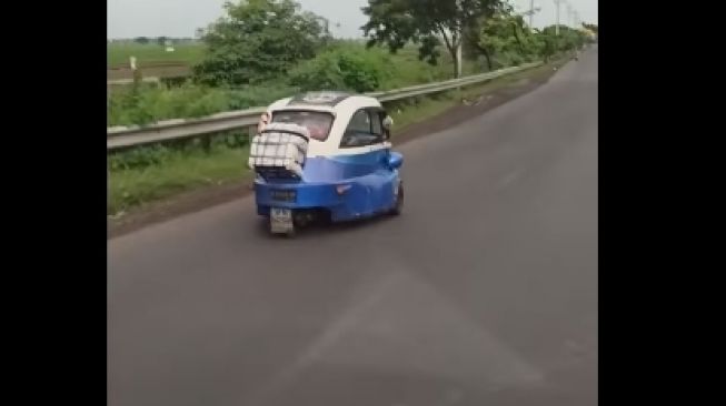 Mobil unik mirip dengan BMW Isetta (Facebook)