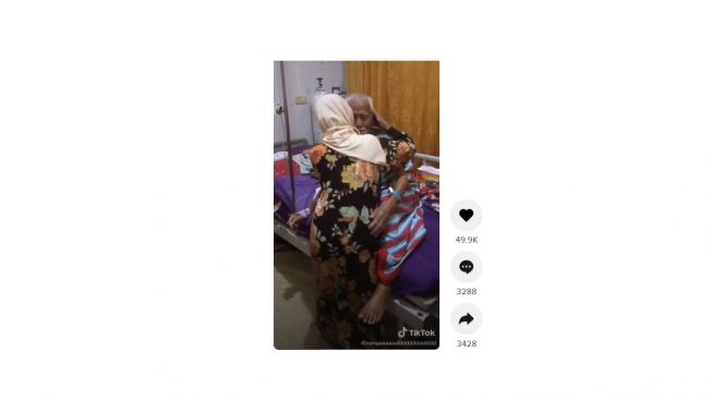Kejutan dari nenek buat kakek. [TikTok]