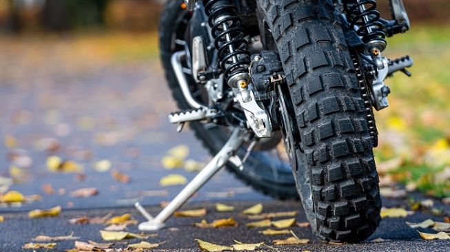 Plus Minus Menggunakan Ban Dual Purpose, Tapaknya Menonjol