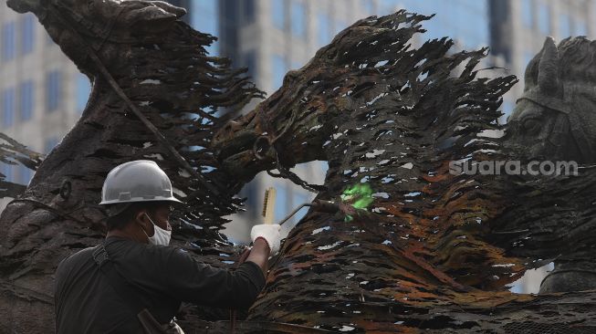4 Teknik Membuat Kerajinan Bahan Keras dan Contohnya