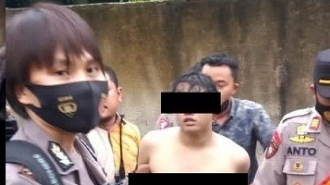 Maling TV Rusak Lari Tunggang Langgang Dikejar-kejar Warga