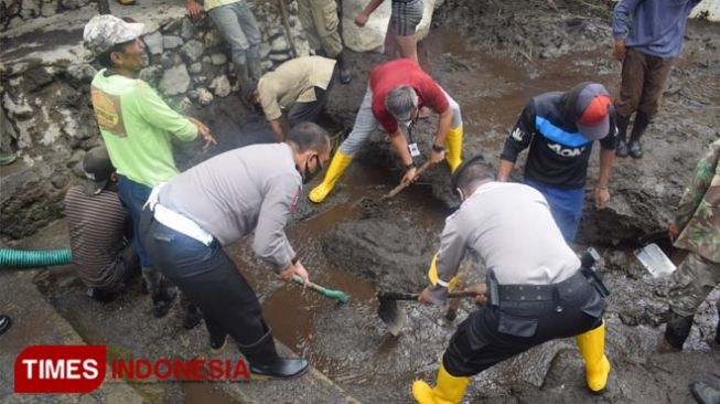 Akses Jalan Bondowoso - Ijen Masih Tertutup Tanah Longsor, Ini Kata BPBD