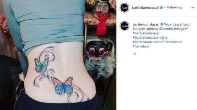 Tato Barbie Kumalasari jadi bahan perbicangan warganet. [Instagram/@barbiekumalasari]