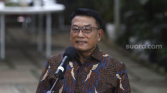 Kepala Kantor Staf Presiden Moeldoko memberikan keterangan pers di rumahnya di kawasan Menteng, Jakarta, Rabu (3/2/2021). [Suara.com/Angga Budhiyanto]