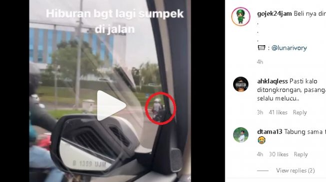 Pakai Helm Bentuk Perabot Dapur, Aksi Pasangan Ini Menghibur Pengguna Jalan