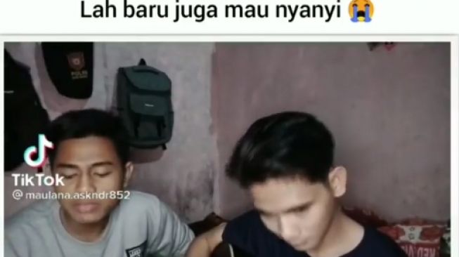 Pemuda Ini Syok Saat Nyanyi Langit Menggelegar, Warganet: Teguran Tuhan