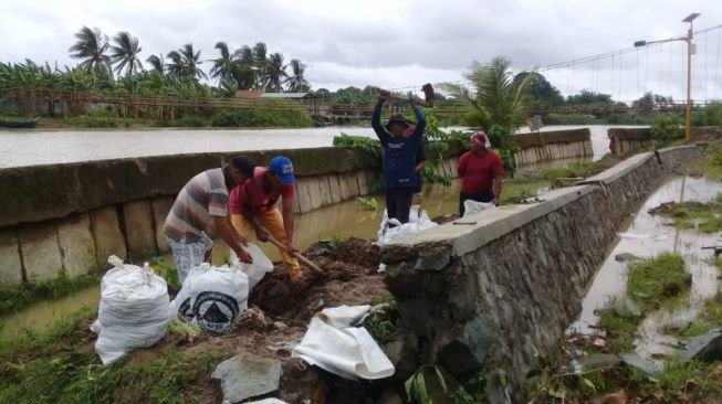 Warga Muaragembong: Kalau Hujan Deras atau Air Citarum Meluap, Habis Kita