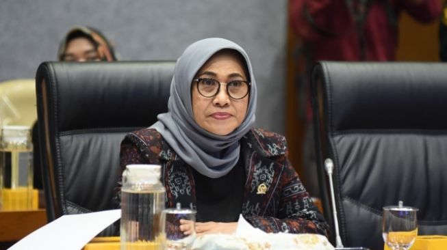 Hetifah Sambut Positif SKB Tiga Menteri Tentang Seragam Sekolah