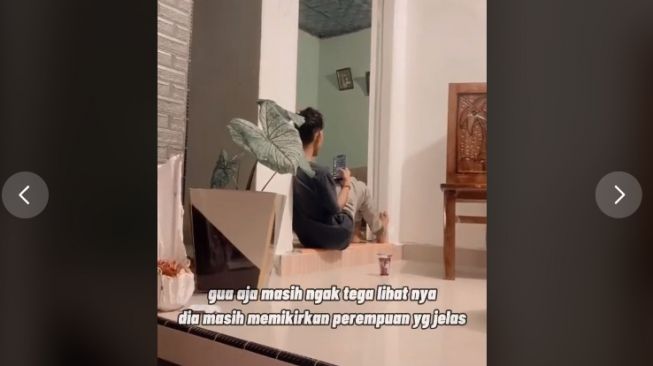 Kelaparan demi turuti kemauan pacar, pemuda ini malah diputus. [TikTok/@yudistiraa98]