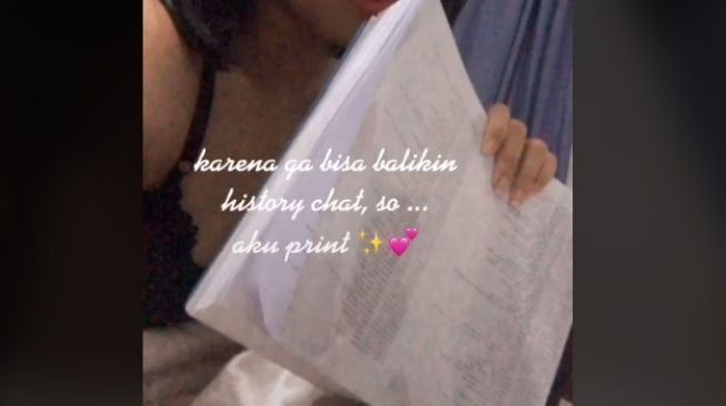 Video gadis print riwayat chat pacar sampai 300 halaman. (TikTok/tayongebutz)