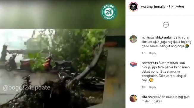 Kejadian pohon tumbang menimpa sepeda motor yang terparkir (Instagram)