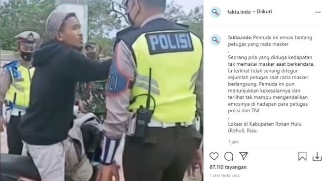 Viral video pemuda emosi dan tantang polisi. (Instagram/fakta.indo)