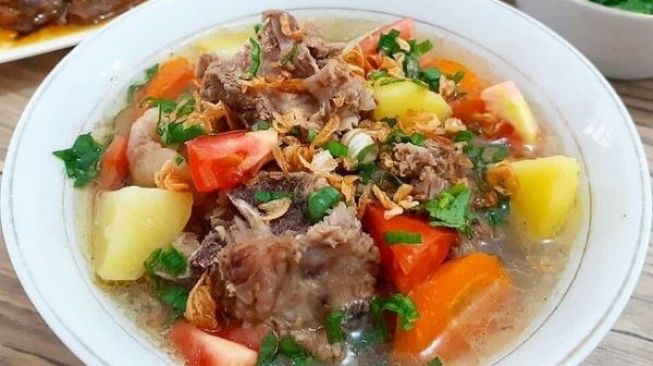 Sup iga sapi (instagram @resep_masakan Indonesia)