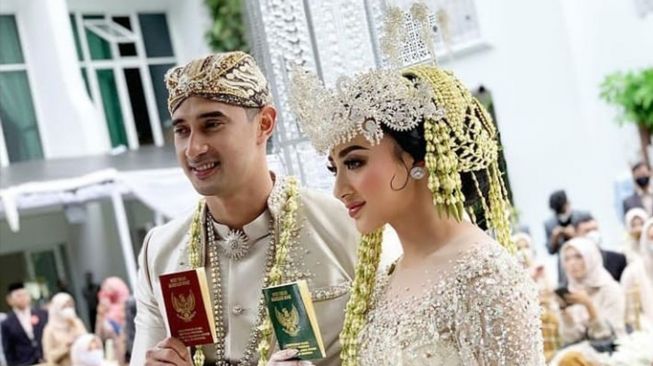 Hamil Muda, Istri Ali Syakieb Tak Bisa Adegan Bergelantungan di Jembatan