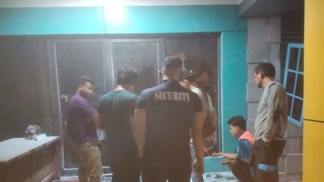 Kantor PLN Kuala Dilempar Bom Molotov oleh Orang Tak Dikenal