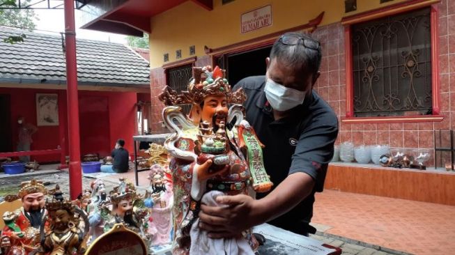 Cerita Tupan, Muslim Istiqomah Bantu Persiapan Imlek Selama 10 Tahun