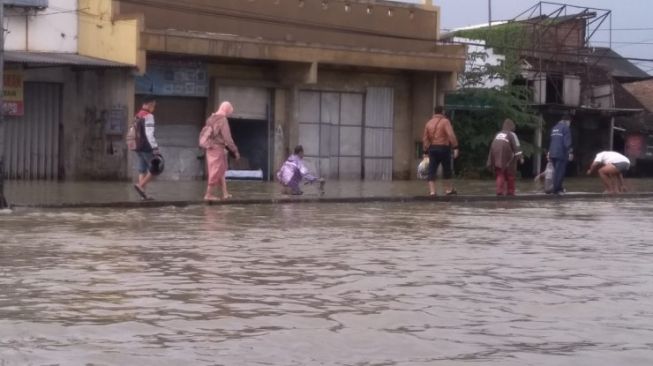 Masuk Hari Ketiga, Kota Semarang Masih Banjir  Suarajawatengah.id