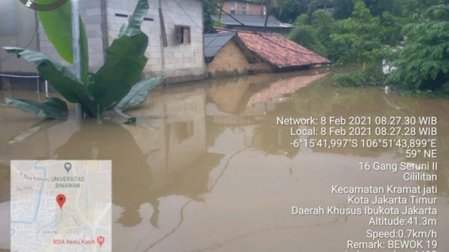 4 RW Terdampak, Ketinggian Banjir di Cililitan hingga Atap Rumah Warga