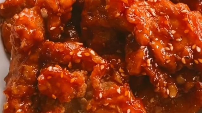 Ayam Pedas Madu Korea Ala Putri Titian, Dijamin Bikin Nagih!