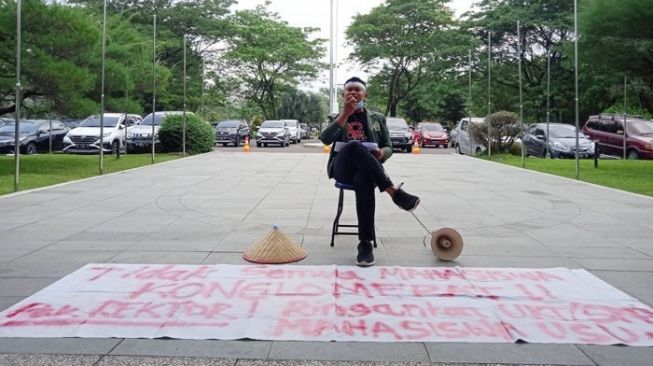 Tuntut Keringanan Uang Kuliah, Mahasiswa USU Gelar Aksi Tunggal