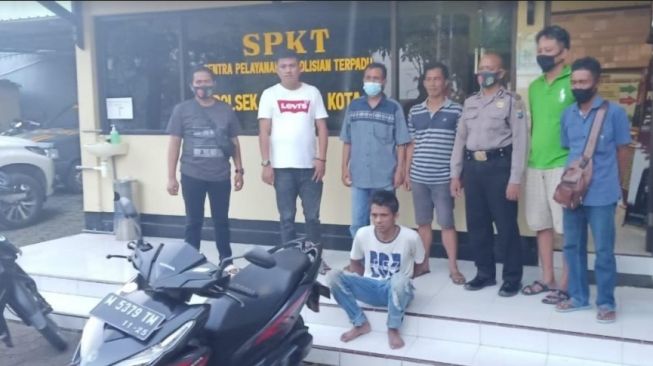 Terekam CCTV, Maling Motor di Sumenep Mengaku Terlilit Utang Saat Ditangkap