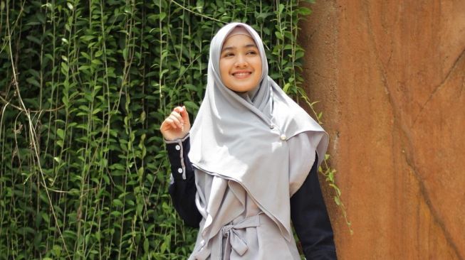 5 Inspirasi Outfit Kondangan ala Cut Syifa, Ada Favoritmu?