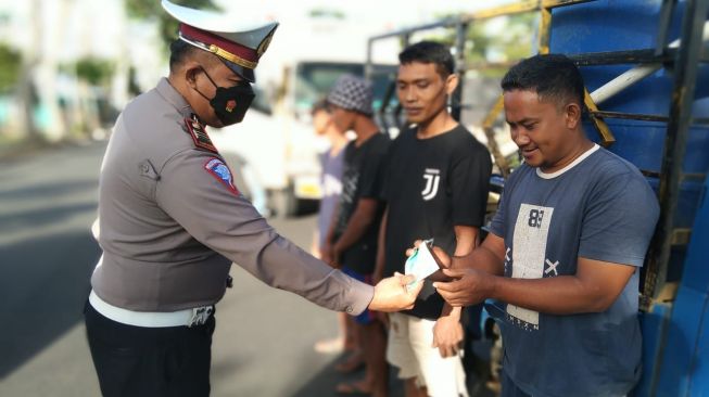 14 Pengendara di Lampung Barat Ditegur tak Pakai Masker