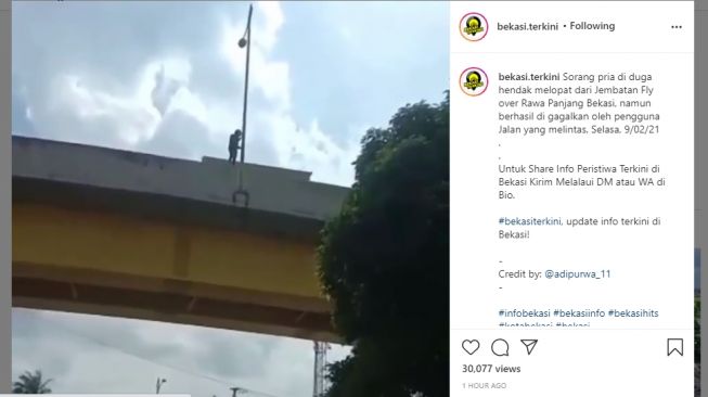 Seorang pria diduga hendak bunuh diri.(Instagram/@bekasi.terkini)