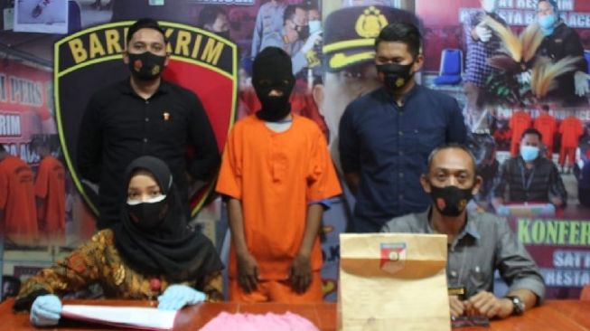 Lakukan Pelecehan Seksual, Pemuda Ini Terancam Denda 900 Gram Emas Murni