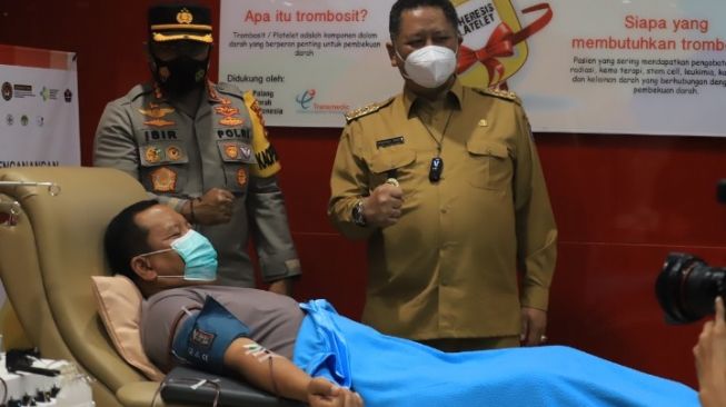 Plt Wali Kota Surabaya, Whisnu Sakti Buana dan Kapolrestabes. (Dok : Pemkot Surabaya)