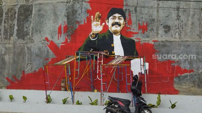Jelang Purnatugas Wali Kota Solo, Rudy Dihadiahi Mural oleh Seniman