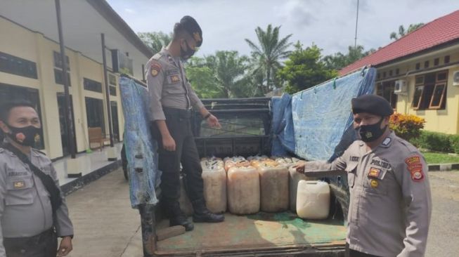 Jual Tuak, Tukang Parkir di Alun-alun Tasik Ngibrit Digerebek Polisi