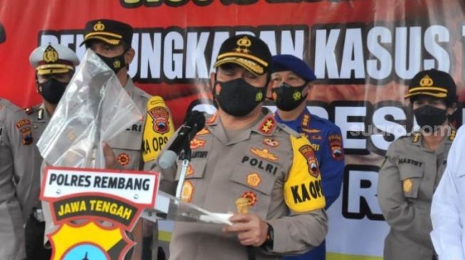 Tersangka Pembunuhan Keluarga Seniman Anom Subekti Minum Pestisida