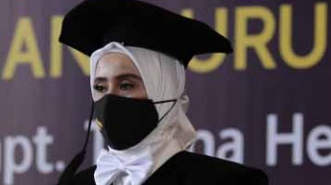 Peneliti UGM Kembangkan Spons dan Minyak Atsiri sebagai Antiinfeksi