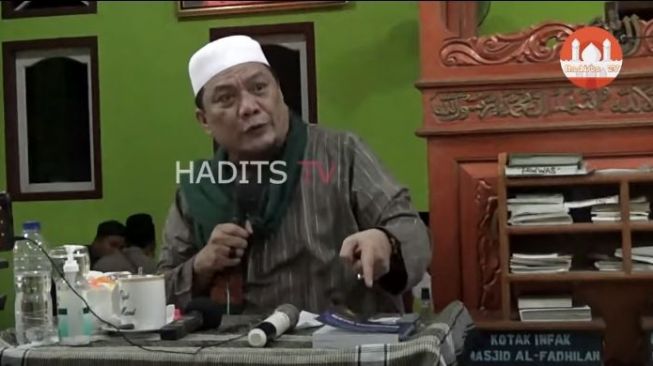 Ustaz Yahya Waloni akui sengaja tabrak anjing karena najis. (Youtube/Hadits TV)