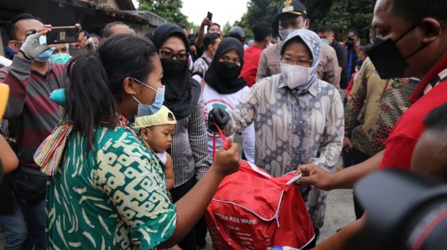 Mensos Terima Bantuan Rp 1,6 M dari Krakatau Karya Abadi untuk Masyarakat