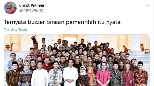 Foto Jokowi bersama Abu Janda dan Denny Siregar (Twitter/@PutraWadapi)