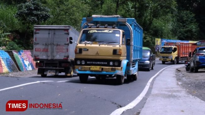 Jalur Payung Kota Batu Retak, BPBD Jatim Rekomendasikan Pengalihan Arus