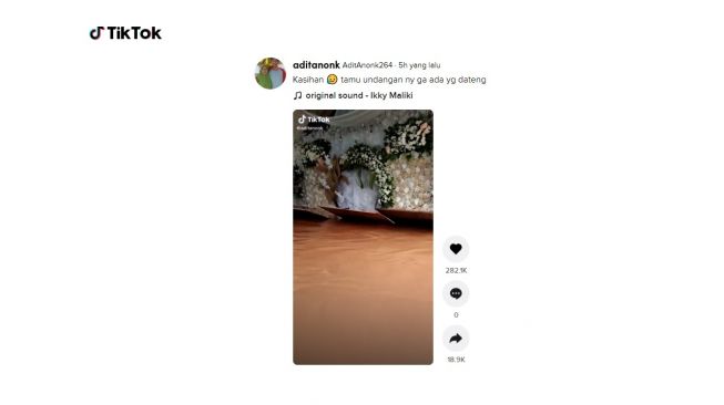 Tenda pernikahan terendam banjir. [TikTok]