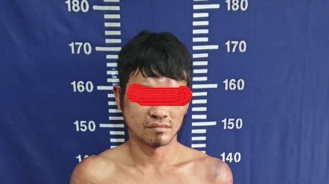 Polisi Tangkap Maling Rokok dan 30 Gram Emas dari Toko Desi Ampera Bekasi