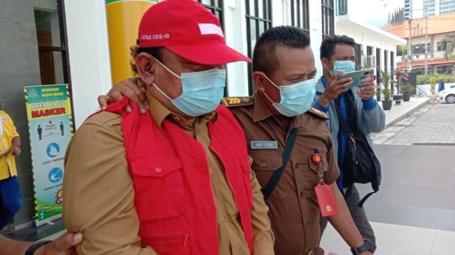 Diduga Rugikan Negara Rp 1 Miliar, Camat Duduksampean Gresik Ditahan