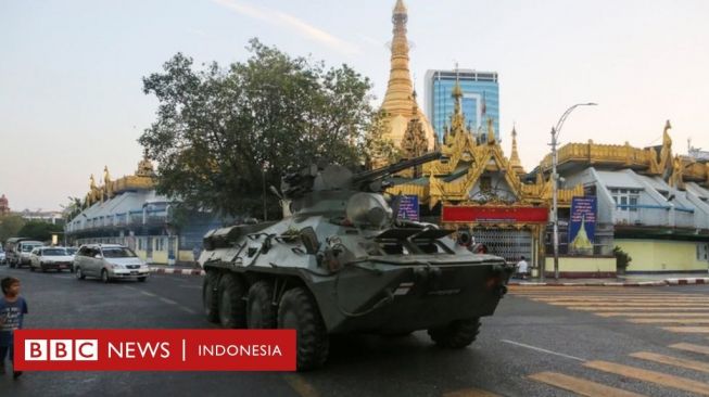 Kudeta Myanmar: Kendaraan Lapis Baja Dikerahkan, Layanan Internet Dimatikan