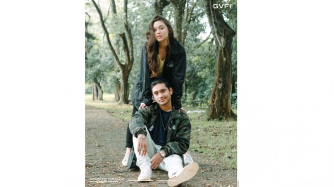 Giorgino Abraham dan Yasmin Napper Jadi Model Brand Fashion. (Dok. Karibatur)